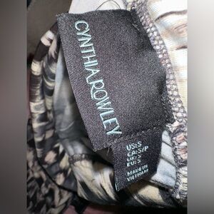 Cynthia Rowley Abstract Black and Cream maxi skirt SZ SM worn once never dried